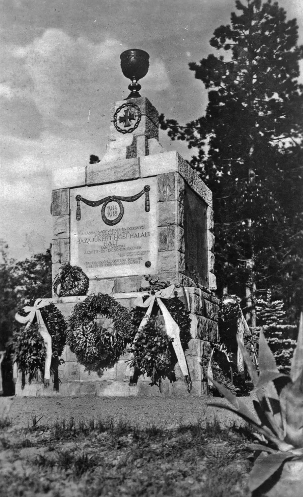 A négyszög alaprajzú terméskő tömböt az ötvenes években rombolták le